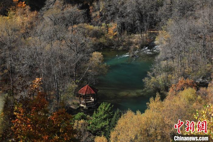 松坪溝風(fēng)光?！⑼?攝