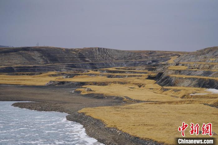 圖為青海省海西蒙古族藏族自治州天峻縣木里礦區(qū)。　馬銘言 攝