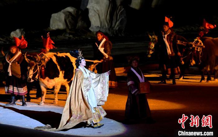 3月17日，西藏拉薩，《文成公主》大型史詩劇演出現(xiàn)場?！±盍?攝