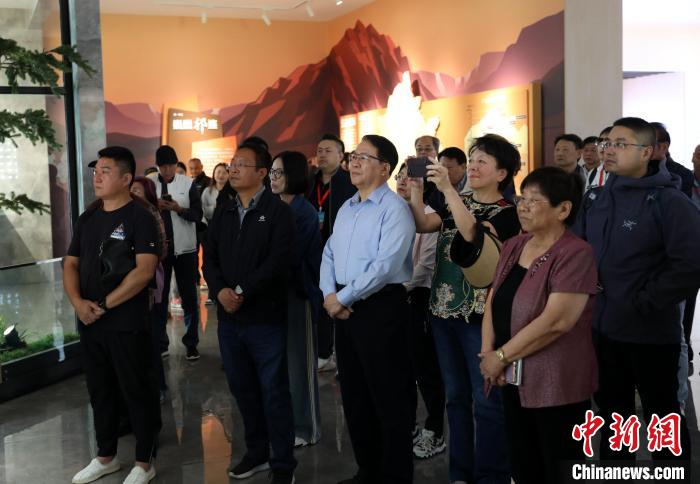 圖為臺商參訪祁連山國家公園生態(tài)科普館。　薛蒂 攝