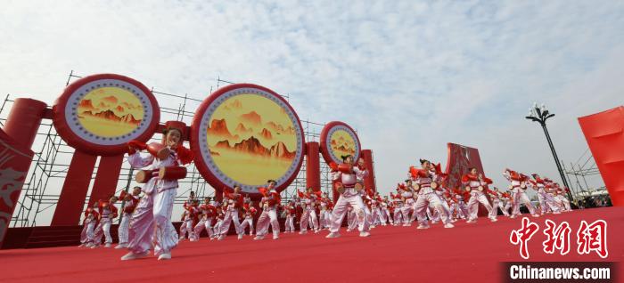 圖為山西翼城花鼓展演。　梁照曾 攝