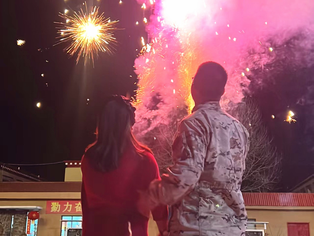 來隊家屬的溫馨瞬間?；粢綌z