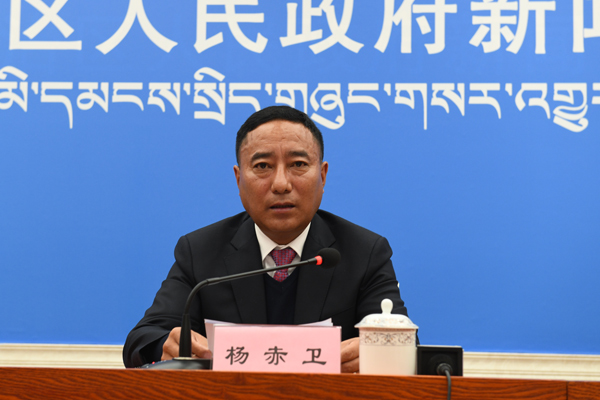 楊赤衛(wèi) 林芝市常委、政府副市長(zhǎng).JPG