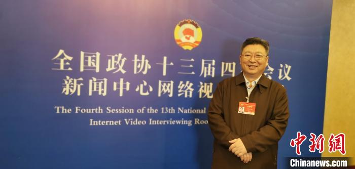 圖為全國(guó)政協(xié)委員、青海省統(tǒng)戰(zhàn)部部長(zhǎng)公保扎西。受訪者供圖