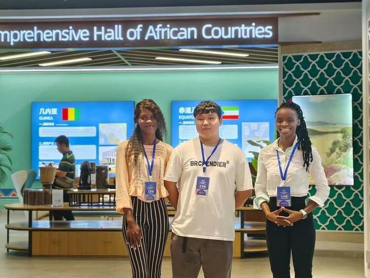 遇見中國|赤道幾內亞的姑娘娜緹:“來中國學習是我一直以來的夢想”