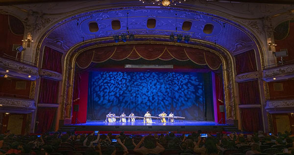 2024匈牙利青少年國際音樂會節(jié)目《戰(zhàn)臺風》表演舞臺現(xiàn)場。兒促會藝教委供圖