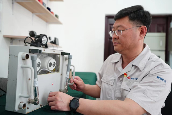 工作中的馬連成。受訪者供圖