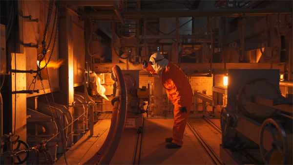 浮法玻璃生產(chǎn)線。受訪者供圖