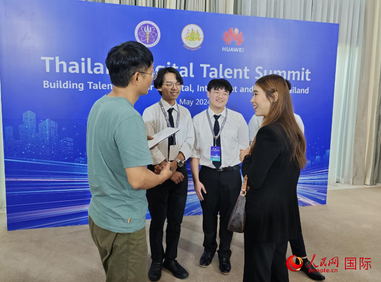 泰國國立法政大學學生接受本網(wǎng)采訪。李映民攝