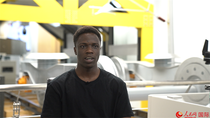 北京交通大學肯尼亞籍留學生阿布接受人民網(wǎng)采訪。人民網(wǎng) 周琳佳 攝
