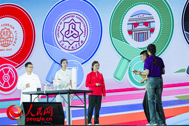 陳夢與南開學子互動。人民網記者 于凱攝