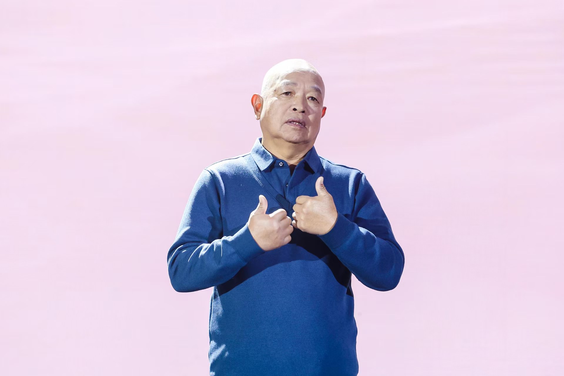 “山東好人”、煙臺市無聲洗車場經(jīng)理柳興濤。人民視頻供圖。