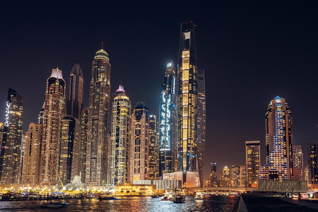 瑪瑞納地區(qū)夜景。中鐵十八局供圖