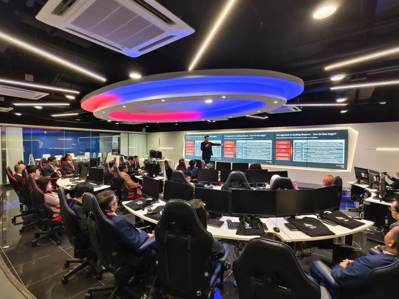 世界互聯(lián)網(wǎng)大會網(wǎng)絡(luò)安全應(yīng)急能力高級研修班在港研學(xué)活動拉開帷幕