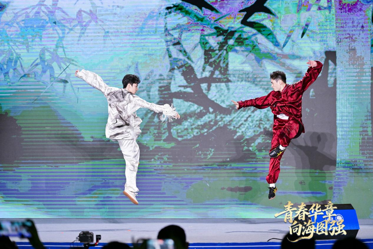 全運(yùn)健兒劉德文、紀(jì)豪（左）帶來“青春有我”的澎湃活力。主辦方供圖