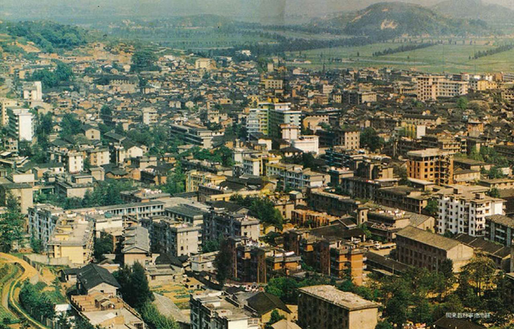 1988年寧德城區(qū)風(fēng)貌。（圖源：《習(xí)近平在寧德》）