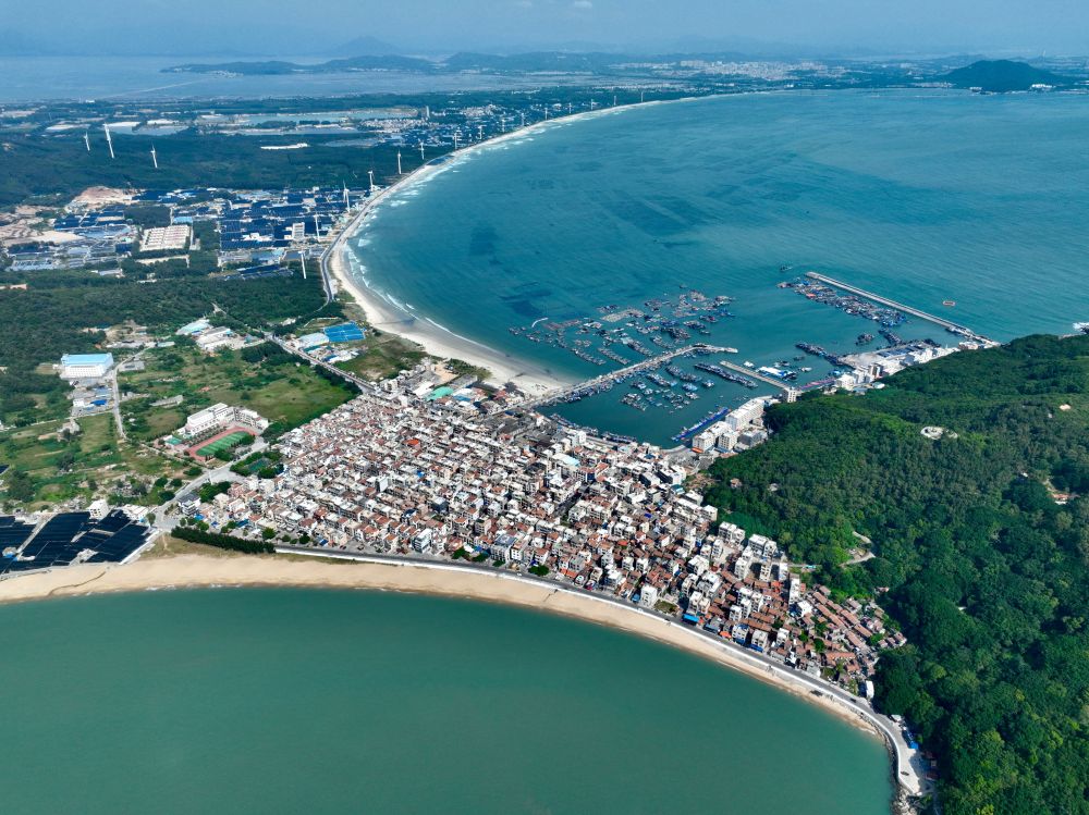 這是2024年10月16日拍攝的福建省漳州市東山縣澳角村（無人機照片）。新華社記者姜克紅攝