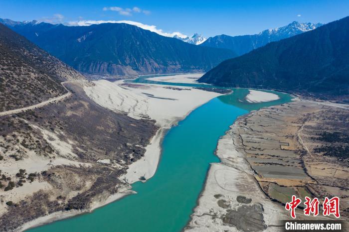 航拍米林丹娘佛掌沙丘景點?！『闻罾?攝