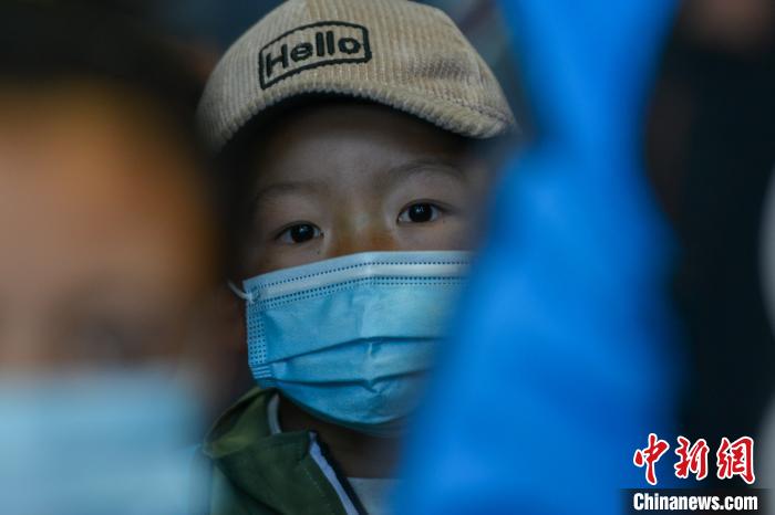 醫(yī)生介紹，孩子們治療后再遵醫(yī)囑服用一段時(shí)間藥物后，便可康復(fù)。　江飛波 攝