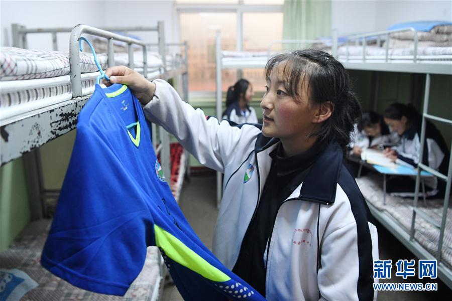 （體育·專題）（24）足球——踢球吧！草原女孩