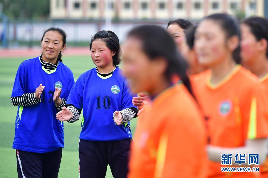 （體育·專題）（18）足球——踢球吧！草原女孩