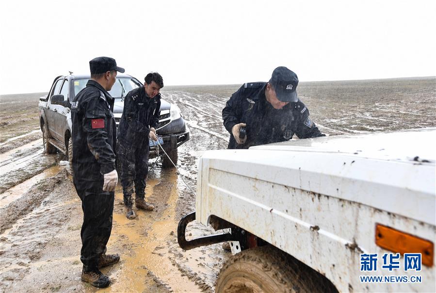 （圖文互動(dòng)）（4）記者手記：可可西里，“挪”向“藏羚羊大產(chǎn)房”的14個(gè)半小時(shí)