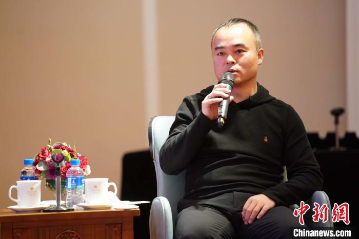 圖為<a target='_blank' >中新社</a>青海分社社長(zhǎng)胡鐘藝就加強(qiáng)瀾湄流域新聞報(bào)道發(fā)表觀(guān)點(diǎn)?！√K丹 攝