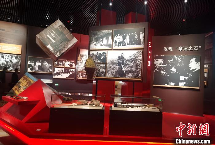 圖為紀念館內(nèi)部一角?！《∮衩?攝