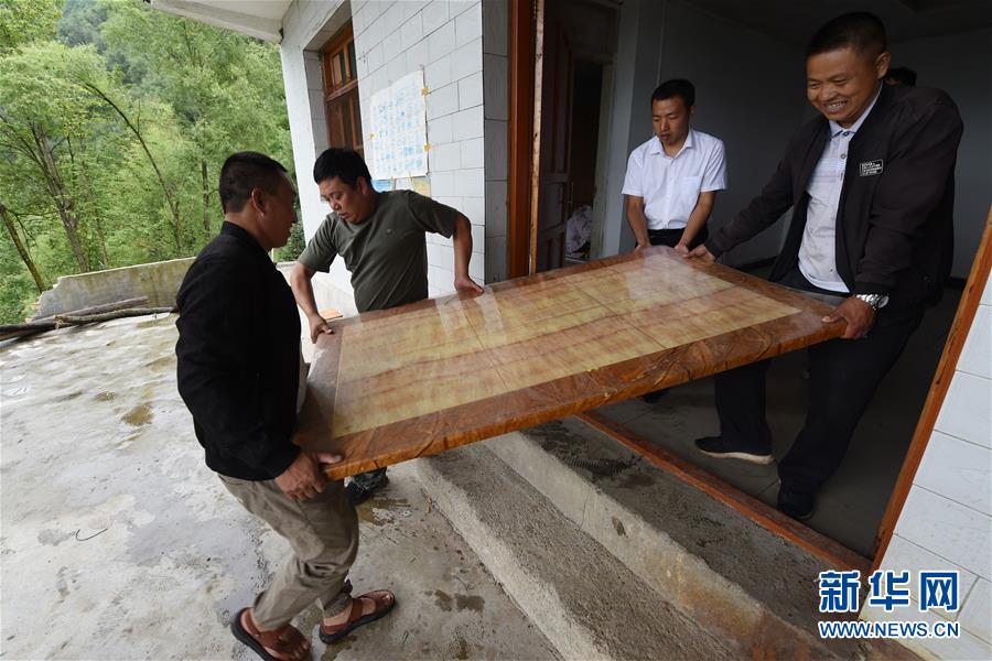 （新華全媒+）（7）千里“挪窩”，踏實開啟新生活