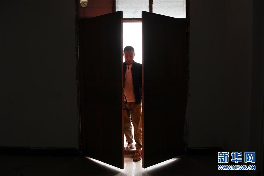 （新華全媒+）（10）千里“挪窩”，踏實開啟新生活