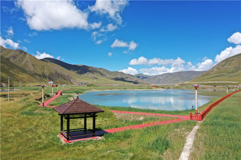 宜牛二村砂場生態(tài)修復(fù)后狀況。甘孜州石渠生態(tài)環(huán)境局供圖