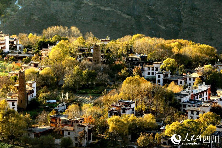 丹巴美景。李永安攝