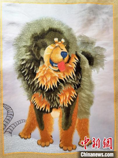 圖為藏繡作品?！∑钤鲚?攝