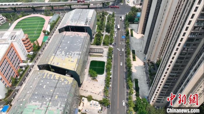 匯泉路社區(qū)一角?！「呒午?攝