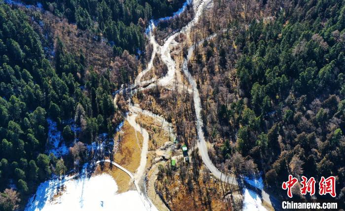 畢棚溝景區(qū)風(fēng)光。　安源 攝