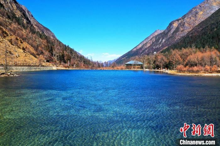 畢棚溝景區(qū)風(fēng)光?！“苍?攝