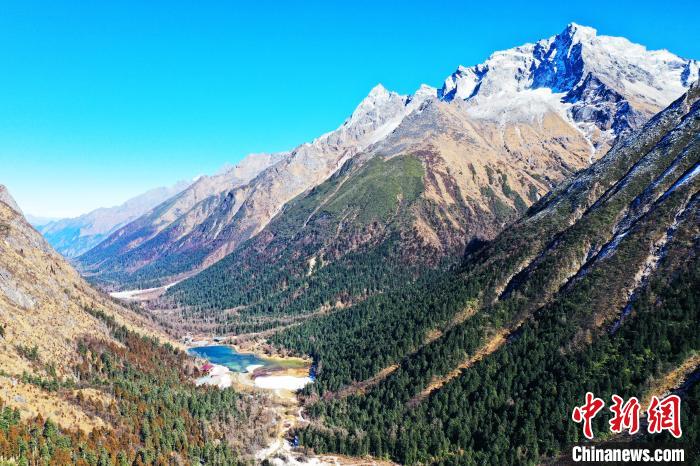 畢棚溝景區(qū)風(fēng)光?！“苍?攝