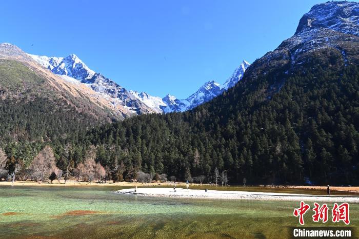 畢棚溝景區(qū)風(fēng)光。　安源 攝