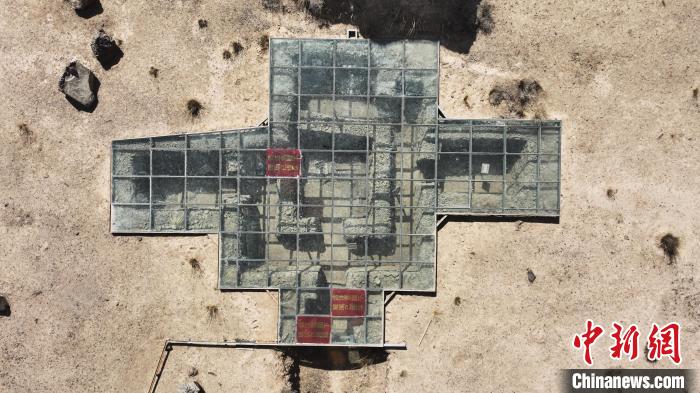 圖為被稱為“九層妖塔”的熱水墓群一號大墓?！●R銘言 攝