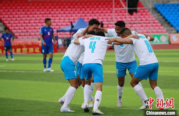 圖為班瑪隊(duì)隊(duì)員慶祝進(jìn)球?！●R銘言 攝