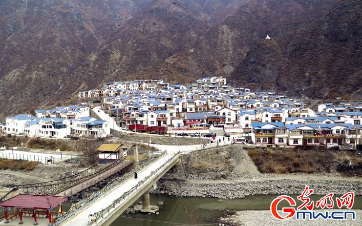 我們的家園｜黨建引領(lǐng)發(fā)展，這座高原山村“變身”別墅村