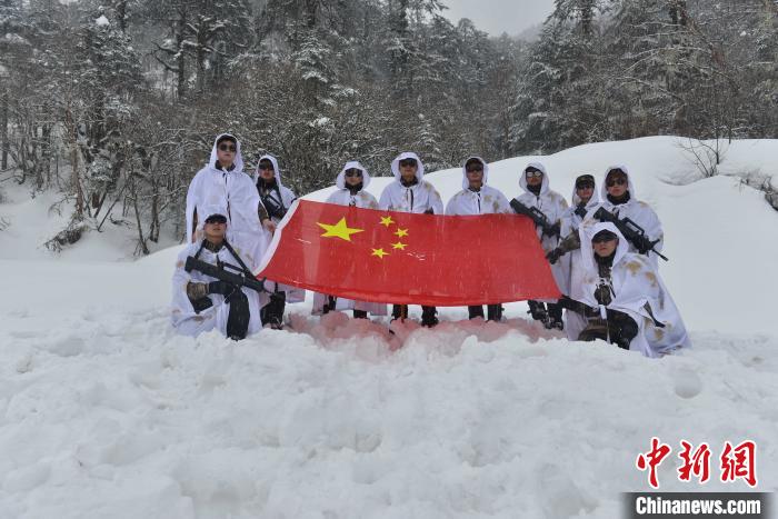 圖為主權(quán)宣誓。　楊靜 攝