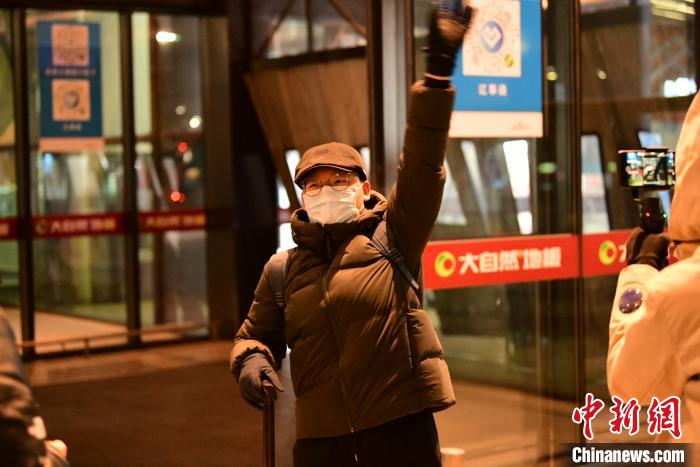 1月9日晚剛到沈陽?！¤F西區(qū)委宣傳部 攝