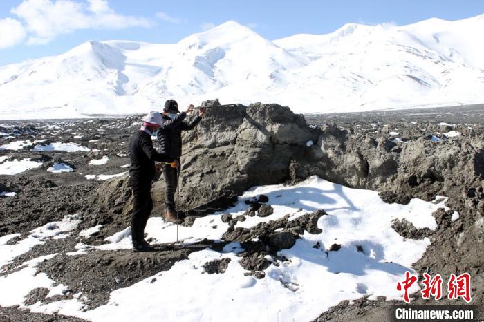 2019年10月冰體融化后遺留下的碎屑物。中科院青藏高原所 供圖