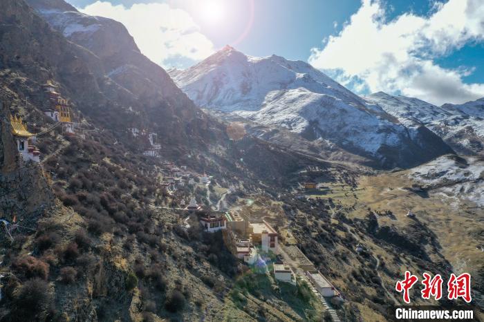 資料圖為拉薩市達孜區(qū)境內(nèi)的扎葉巴寺?！∝暩聛硭?攝