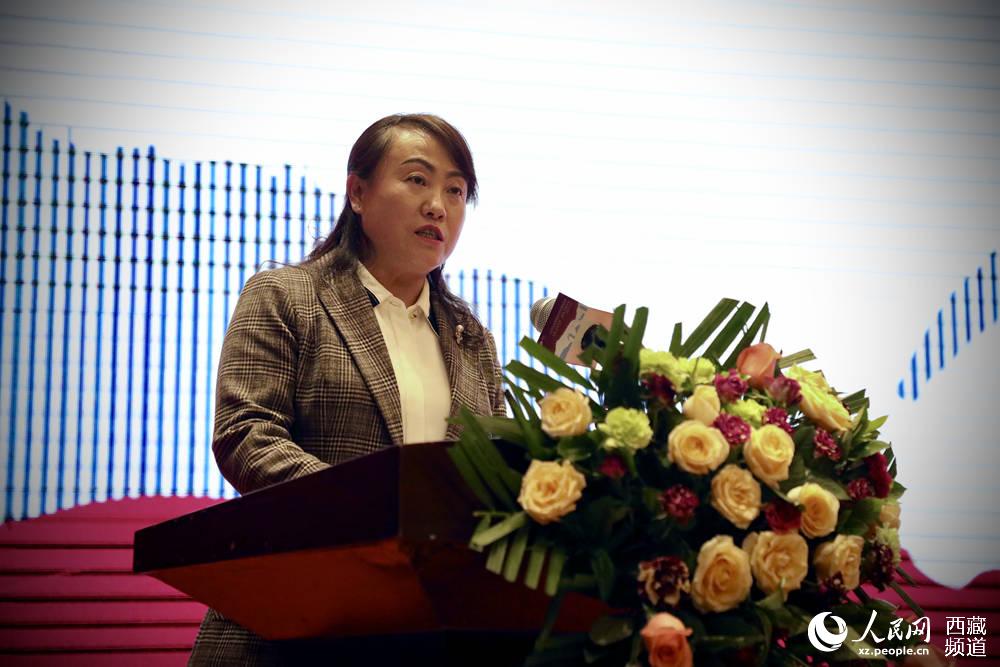 拉薩市旅游發(fā)展局相關(guān)負責人發(fā)言。人民網(wǎng) 次仁羅布攝