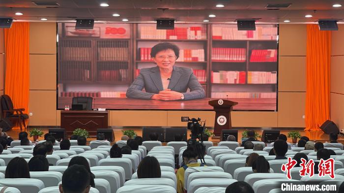 中國(guó)數(shù)百名專家學(xué)者齊聚共商西藏“穩(wěn)定、發(fā)展、生態(tài)、強(qiáng)邊”四件大事