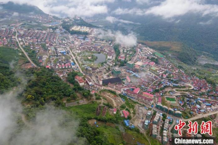 墨脫縣城全貌。(無人機畫面)