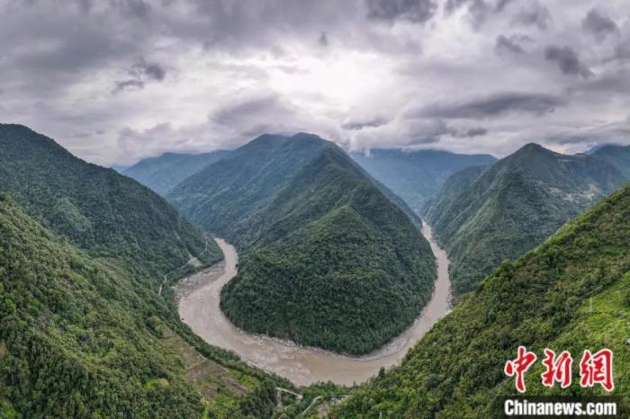 林多大拐彎。