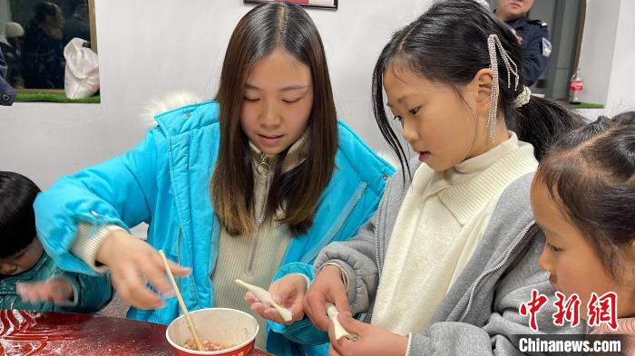 西藏戍邊民警：一想到孩子，心就瞬間柔軟了